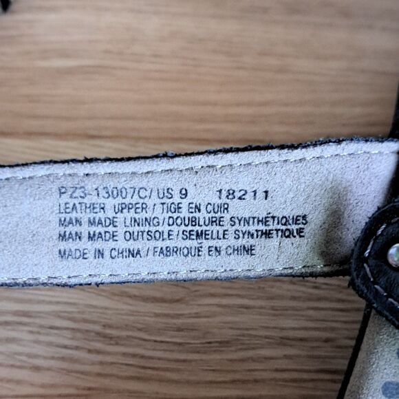 Taos Prize Slip On Black Leather Sandals 3 Strap Embellished Womens Size 9 EU 40 - Picture 9 of 12